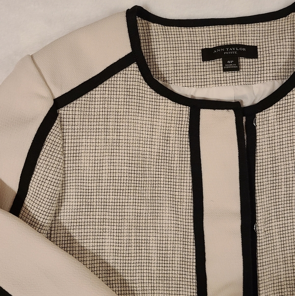 ANN TAYLOR Jacket - Picture 4 of 7